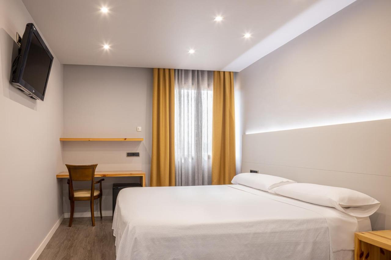Hotel Restaurant Sol I VI Lavern Ngoại thất bức ảnh